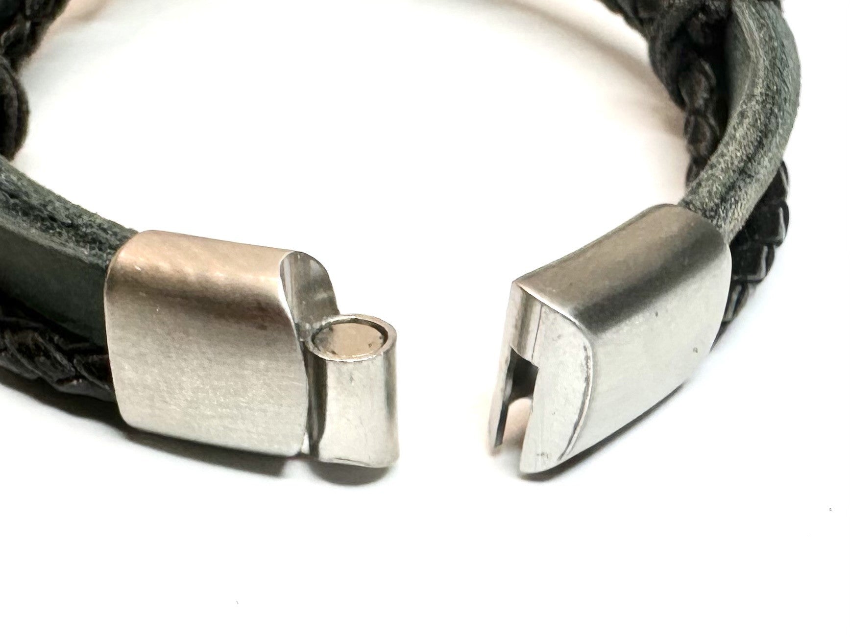 Ladies Forest Green and Black Urn Bracelet