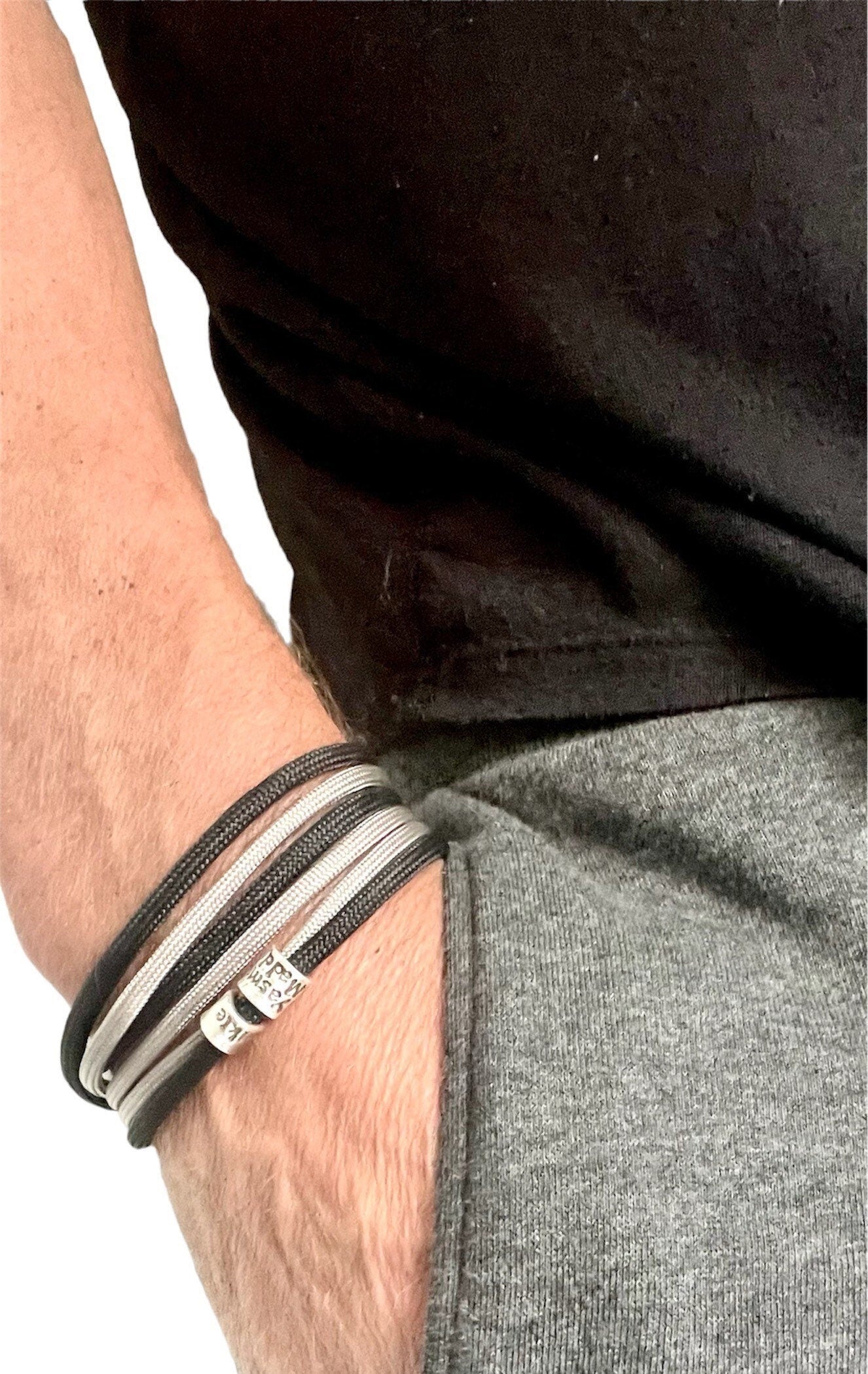 High Quality Custom Paracord Bracelet, Christmas Gift Ideas for Men, Paracord Bracelet for Men, Non Leather Vegan Friendly Gift