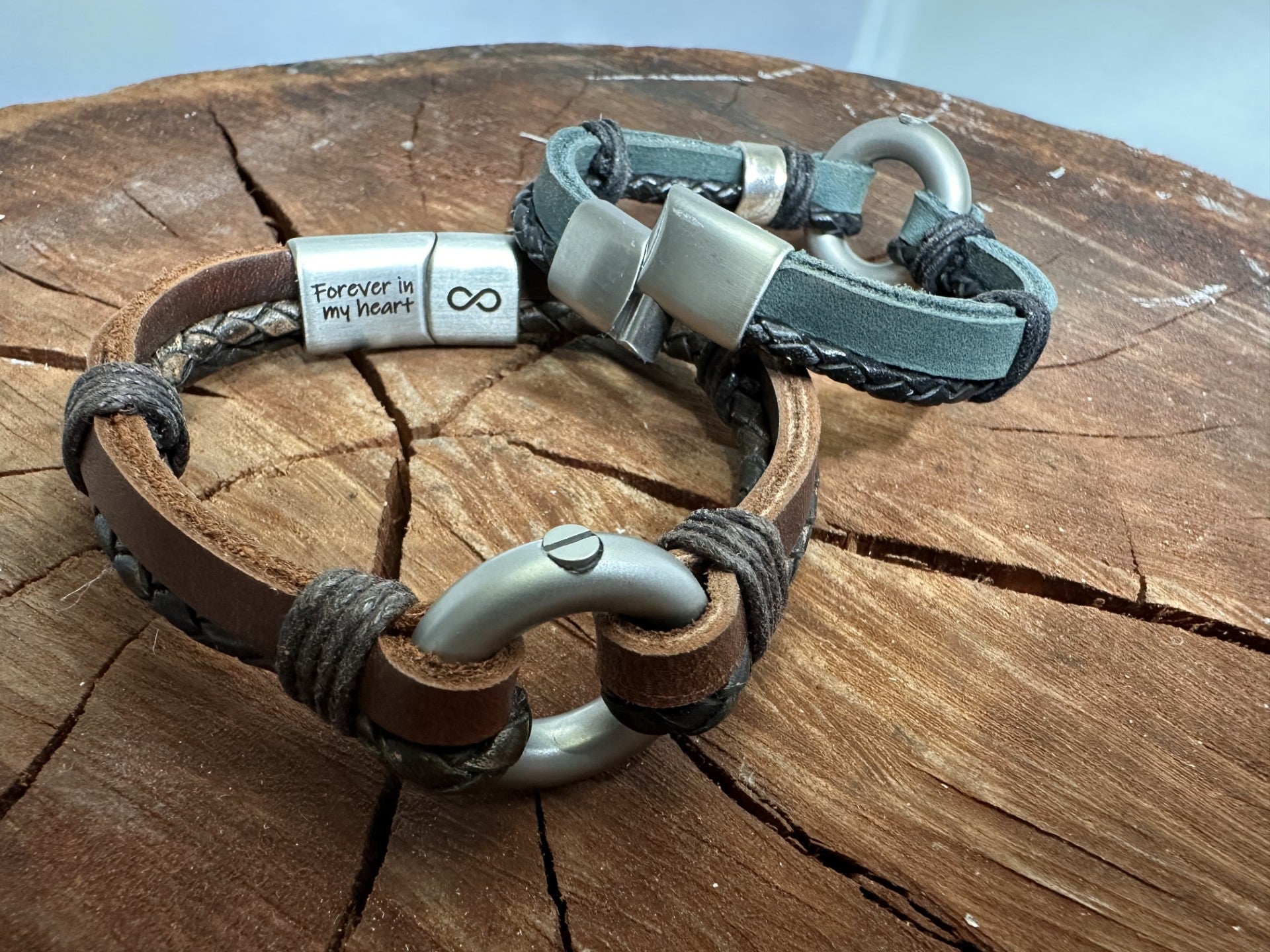 Ladies Forest Green and Black Urn Bracelet